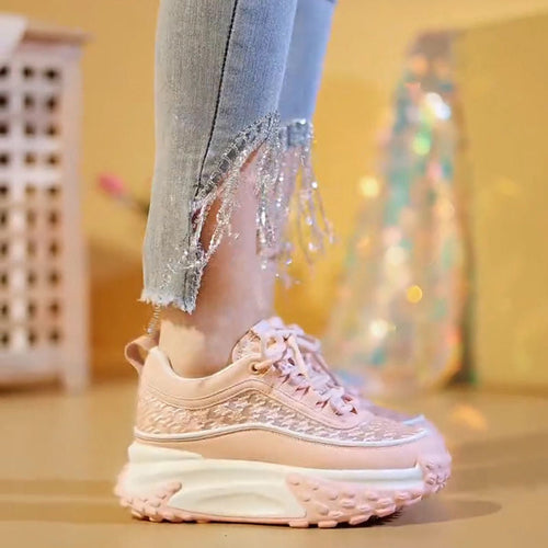 Damen Sportliche Chunky Sneakers mit futuristischem Design und atmungsaktiver Obermaterialstruktur Echo Archiv