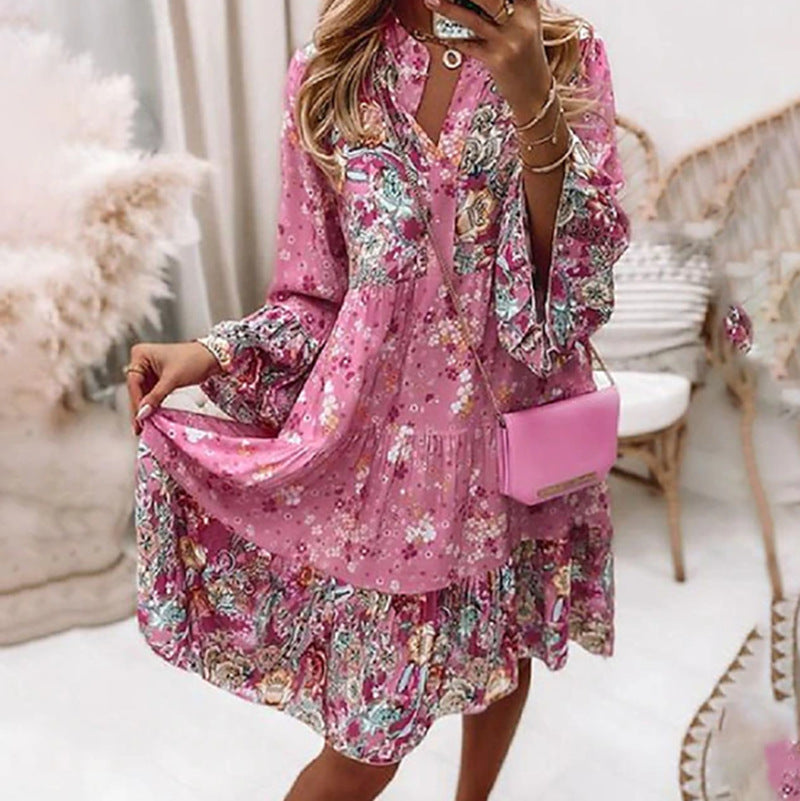 Damen nan leichtes Babydoll-Stufenkleid mit V-Ausschnitt, geraffter Passe und Elastikmanschetten Echo Archiv