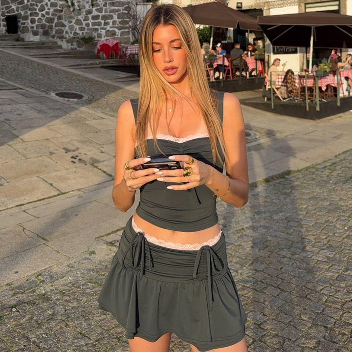 Damen modisches Crop-Top und Rock Set mit Raffungen und Bindedetails Echo Archiv