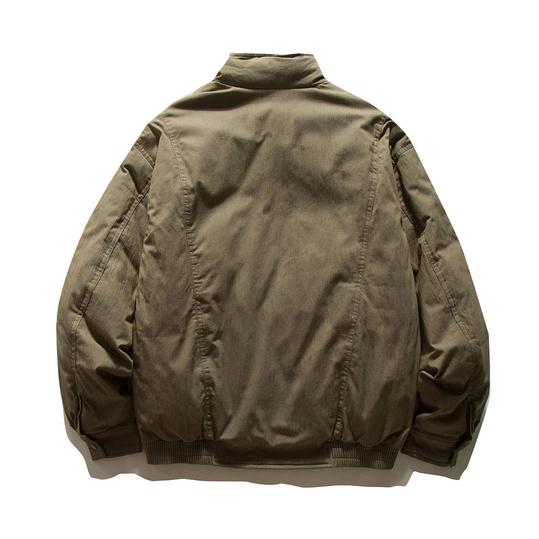 Herren Kurz geschnittene isolierte Blousonjacke im Field‑Look mit hohem Stehkragen und Pattentaschen Echoarchiv