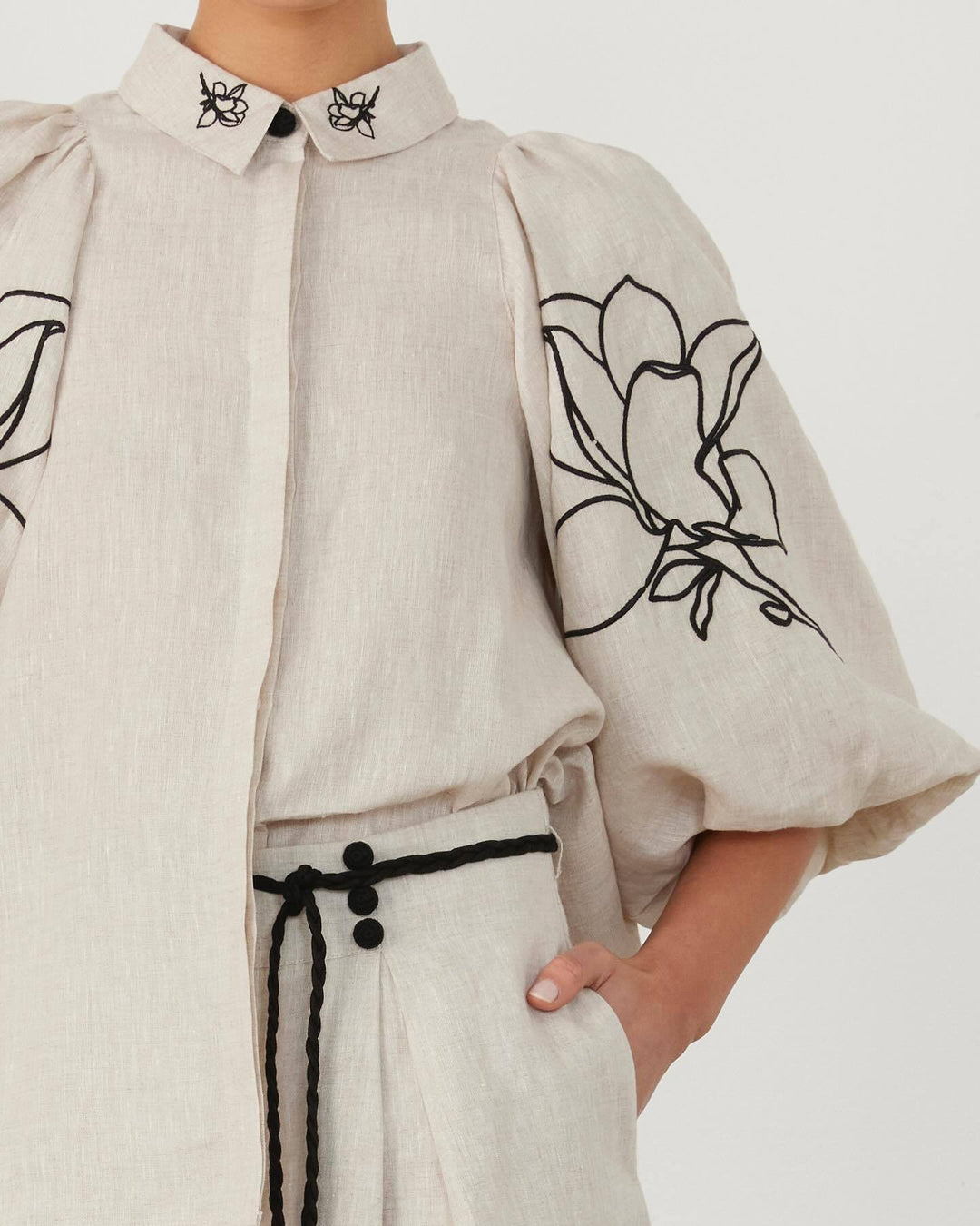 Damen Weit geschnittene Leinenhose mit floralen Stickereien Echo Archiv