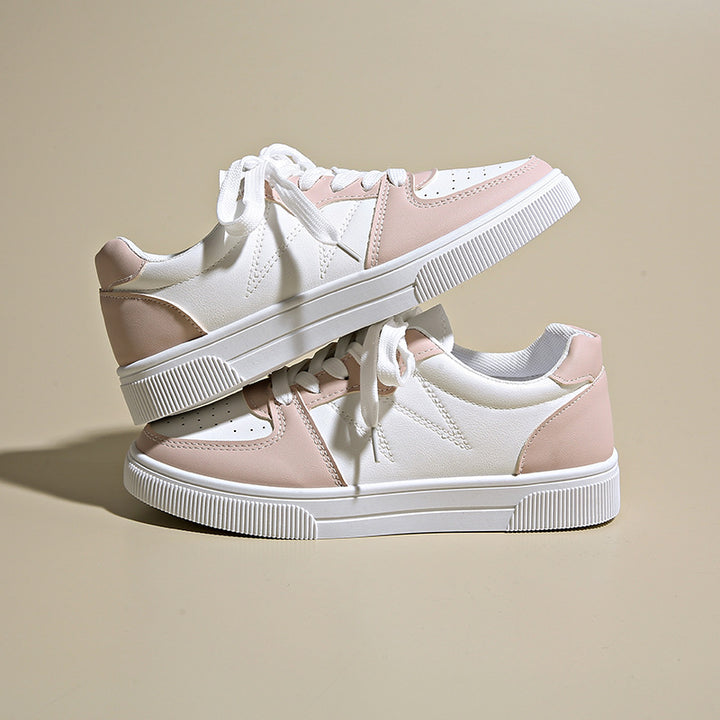 Damen Niedrige Plateausneaker mit gepolstertem Schaft und klassischer Schnürung – Névara