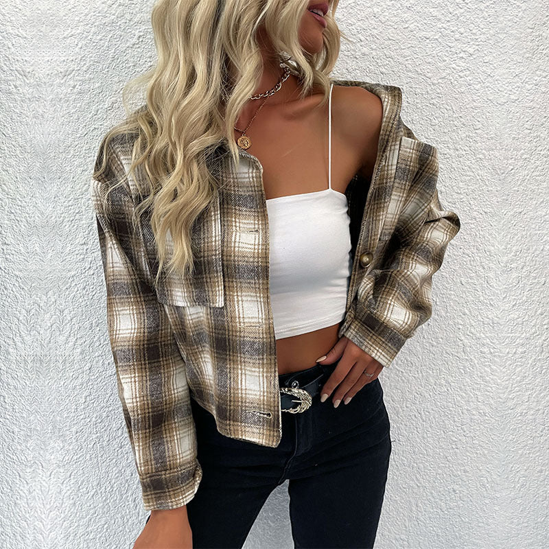 Damen Karo-Umschlaghemdjacke mit kastiger Kurzform und aufgesetzten Brusttaschen Echoarchiv