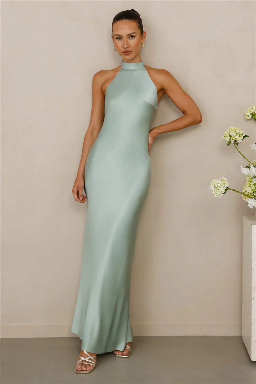 Damen Elegantes Maxikleid mit hochgeschlossenem Design und schimmerndem Satin-Finish Echoarchiv