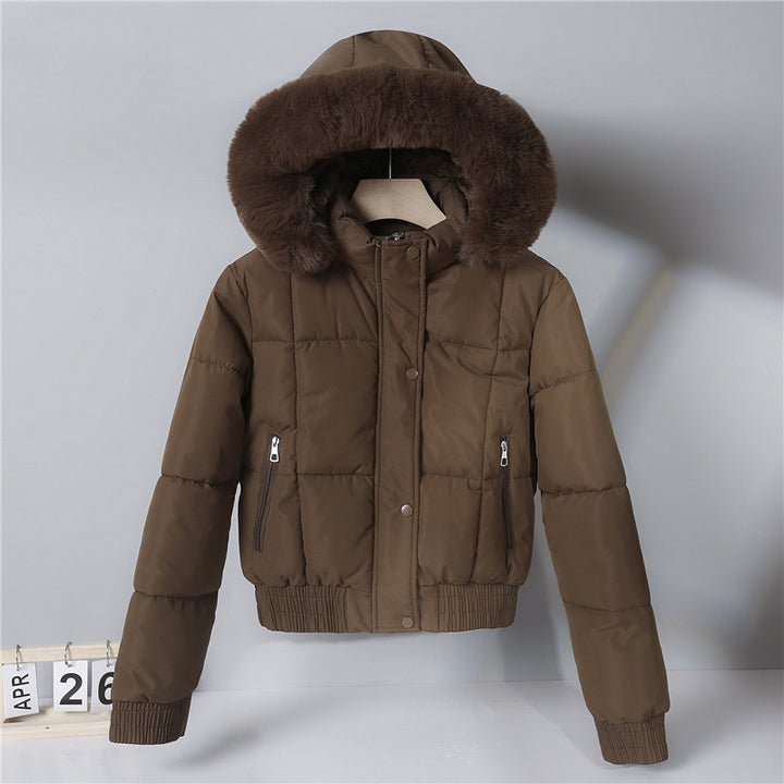 Damen kurzer isolierender Kapuzenblouson mit voluminöser Pelzkragenblende und elastischem Rippsaum – Célinea