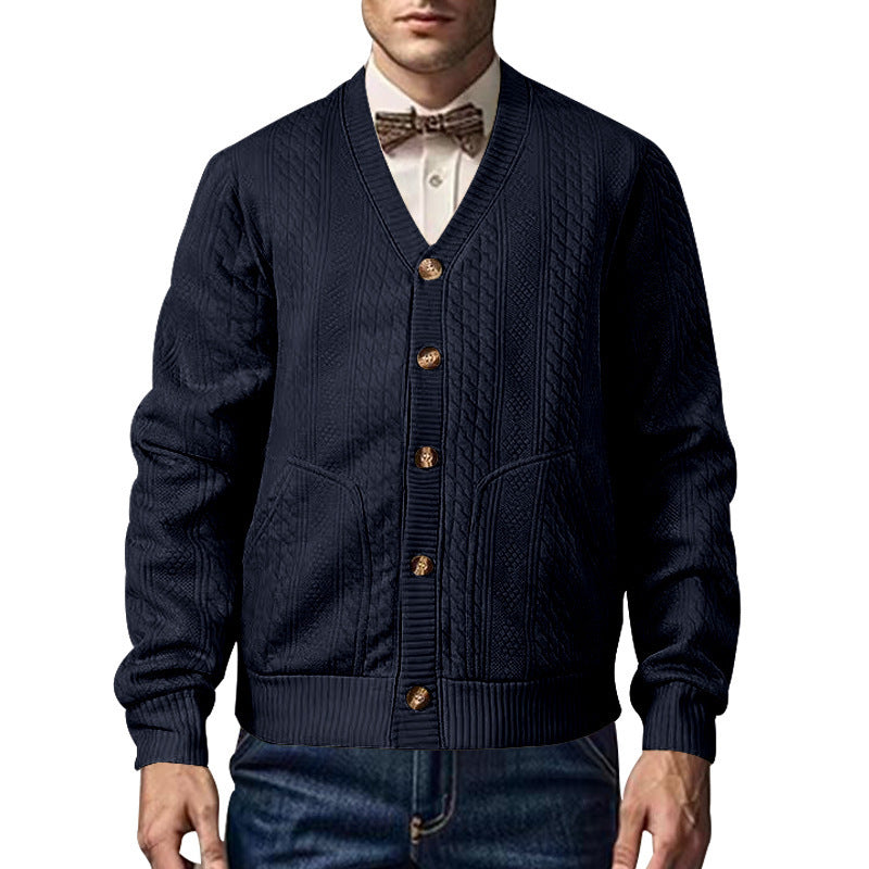 Herren Strickjacke mit edlem Zopfmuster und praktischen Taschen Echoarchiv