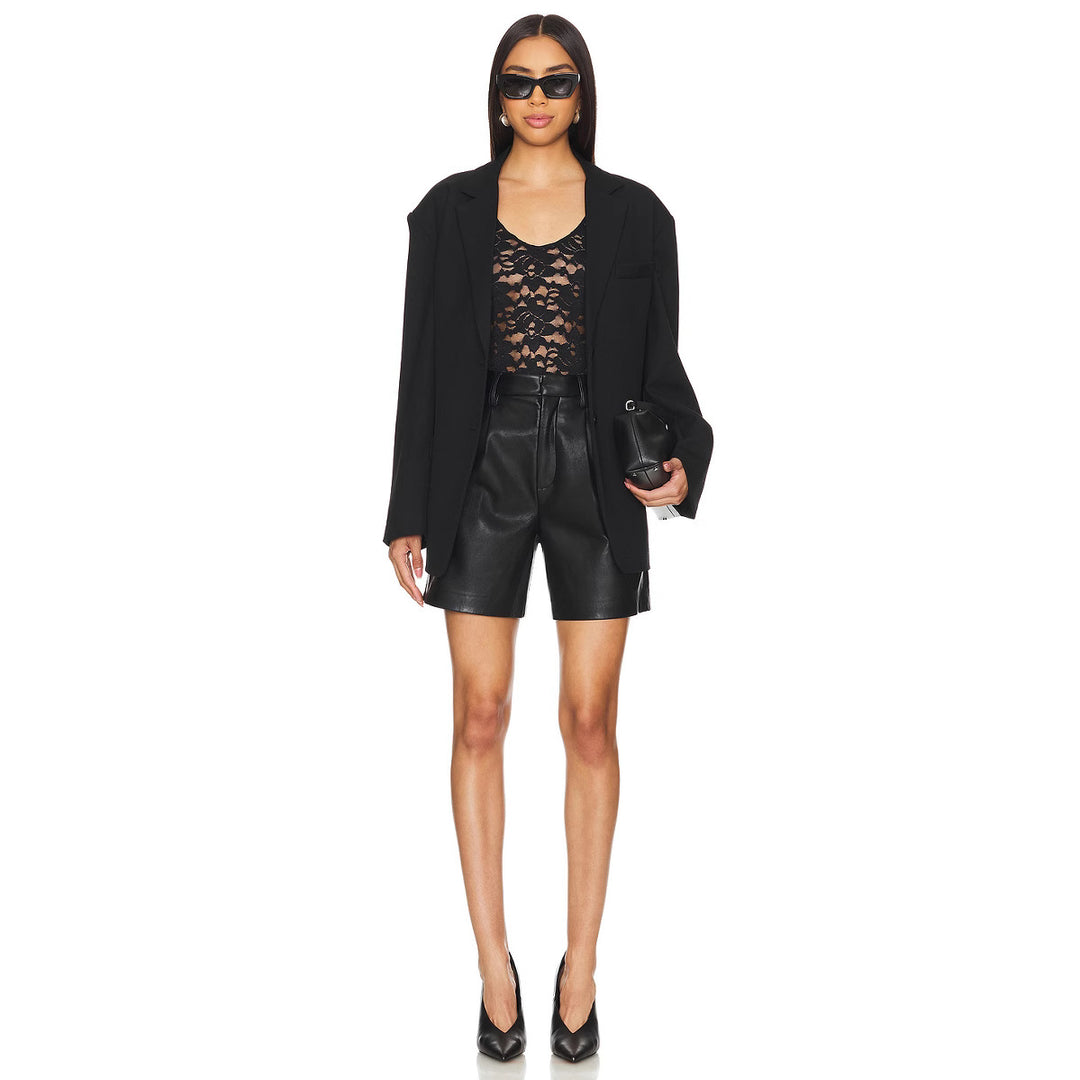 Damen Spitzenbody mit tiefem V-Ausschnitt und zarten Details Echo Archiv
