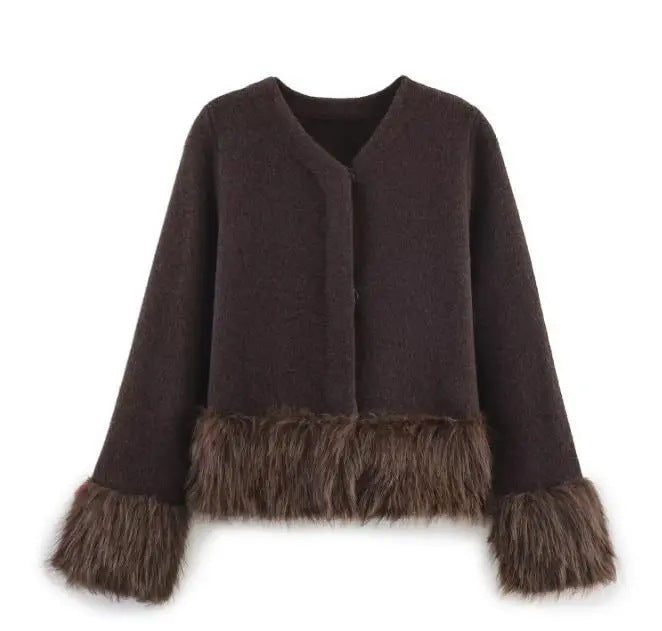 Damen kurze Wolljacke mit flauschigem Kunstfellbesatz am Saum und Ärmeln – Célinea