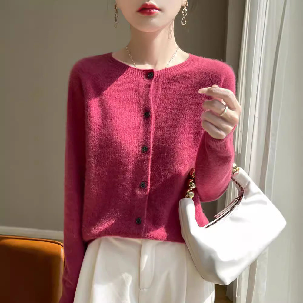 Damen Kurzgeschnittener Feinstrick-Cardigan mit Rundhalsausschnitt und schimmernder Knopfleiste Echoarchiv