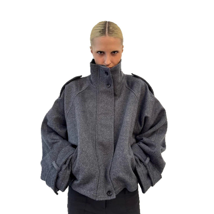 Damen nan kurzer Wollmix-Blouson mit hohem Stehkragen, Schulterpatten und voluminösen Ballonärmeln Echo Archiv