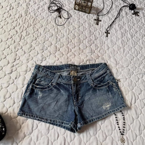 Damen Denim-Shorts mit distressed Details Echo Archiv