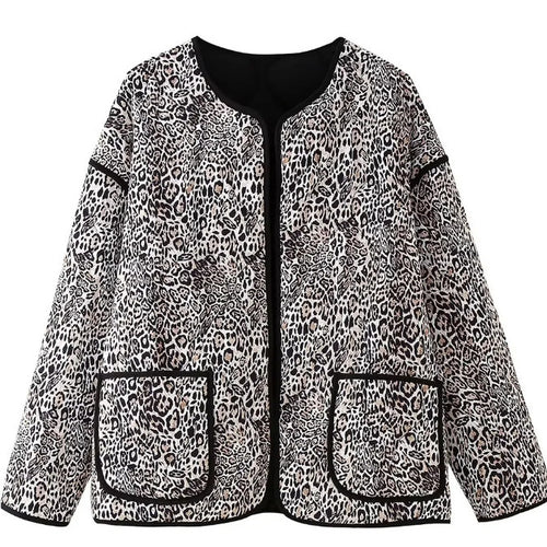 Damen gesteppte Oversize-Jacke mit Leoprint, Rundhalsausschnitt und aufgesetzten Taschen Echo Archiv