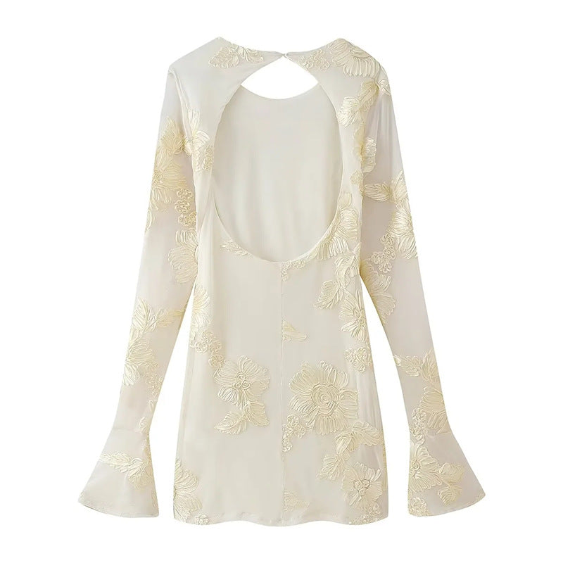 Damen bestickte Chiffonbluse mit floraler 3D-Applikation, Cut-Out Rücken und ausgestellten Manschetten – Élovi