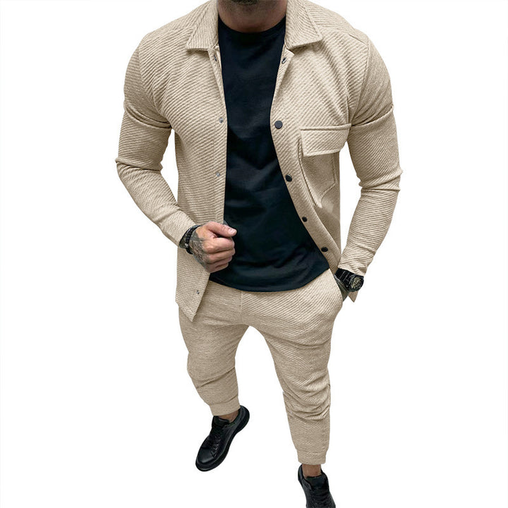 Herren elegantes Freizeitanzug mit modischem Streifenmuster Echoarchiv