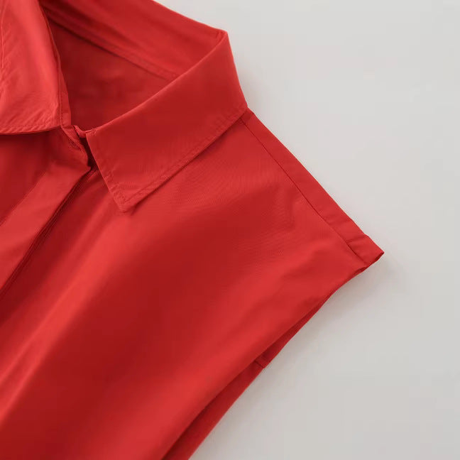 Damen Ärmellose taillierte Bluse mit Kellerfalten und verdeckter Knopfleiste Echoarchiv