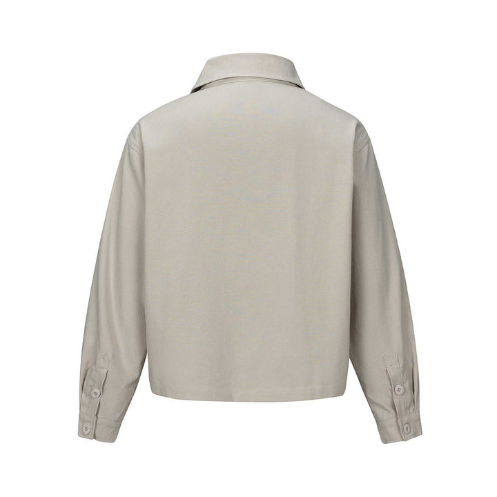 Unisex Kurz geschnittene Boxy-Hemdjacke mit durchgehender Knopfleiste und Pattentasche Echoarchiv