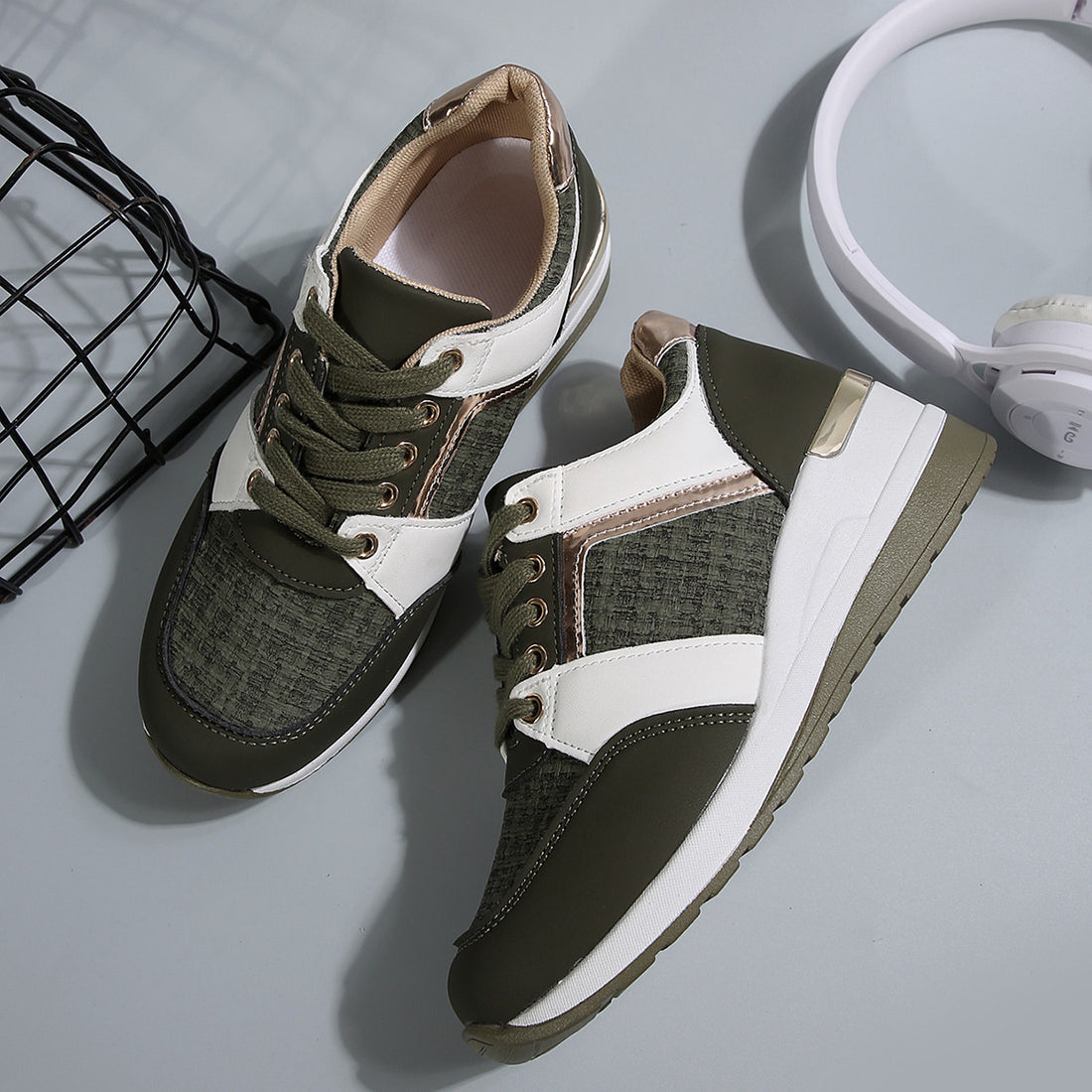 Damen modische Plateau-Sneaker mit gepolstertem Memory-Fußbett und strukturierter Textil-Kombination – Névara