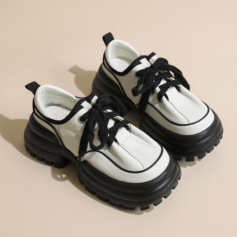 Damen Sportliche Chunky Sneakers mit strapazierfähigem Obermaterial und rutschfester Sohle Echo Archiv