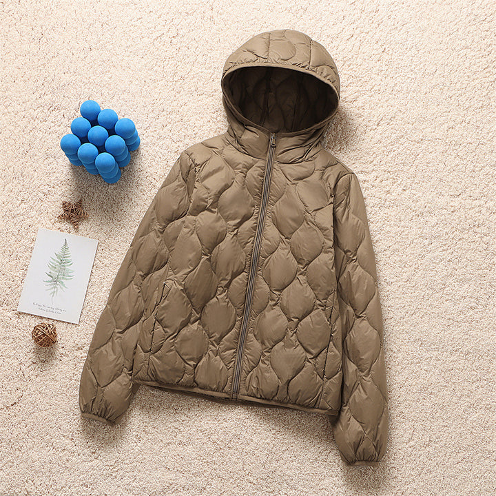Damen Kapuzen-Steppjacke mit tropfenförmiger Steppung und ultraleichter Thermofüllung Echoarchiv