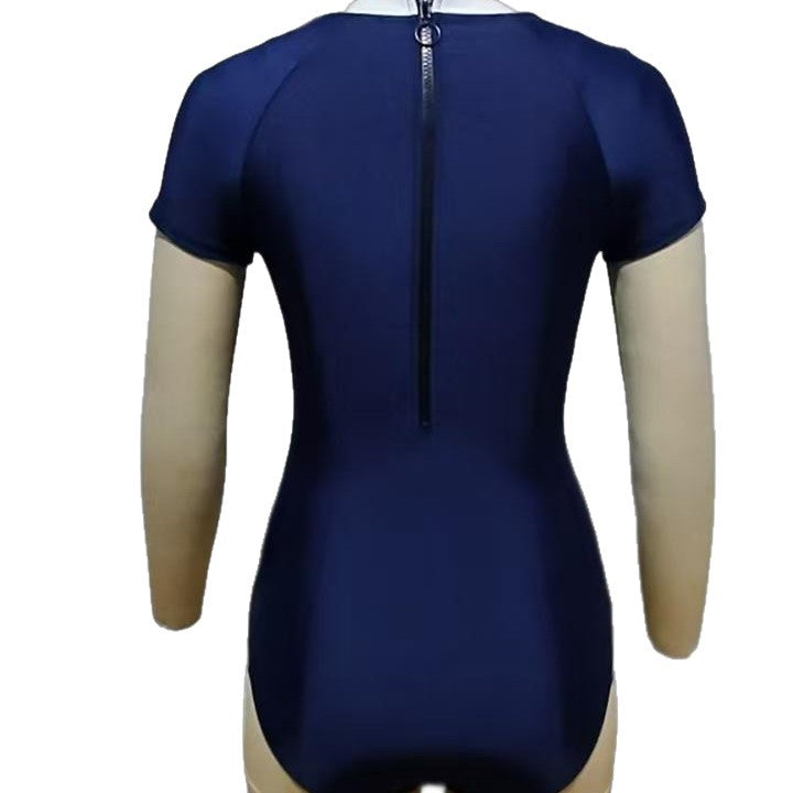 Damen Sport-Badeanzug mit modischem Schnitt und hochgeschlossenem Design Echo Archiv