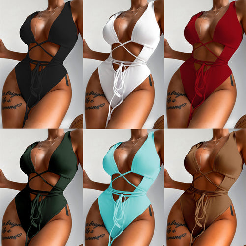 Damen Cut-Out Badeanzug mit tiefem V-Ausschnitt und raffinierten Schnürungen Echo Archiv