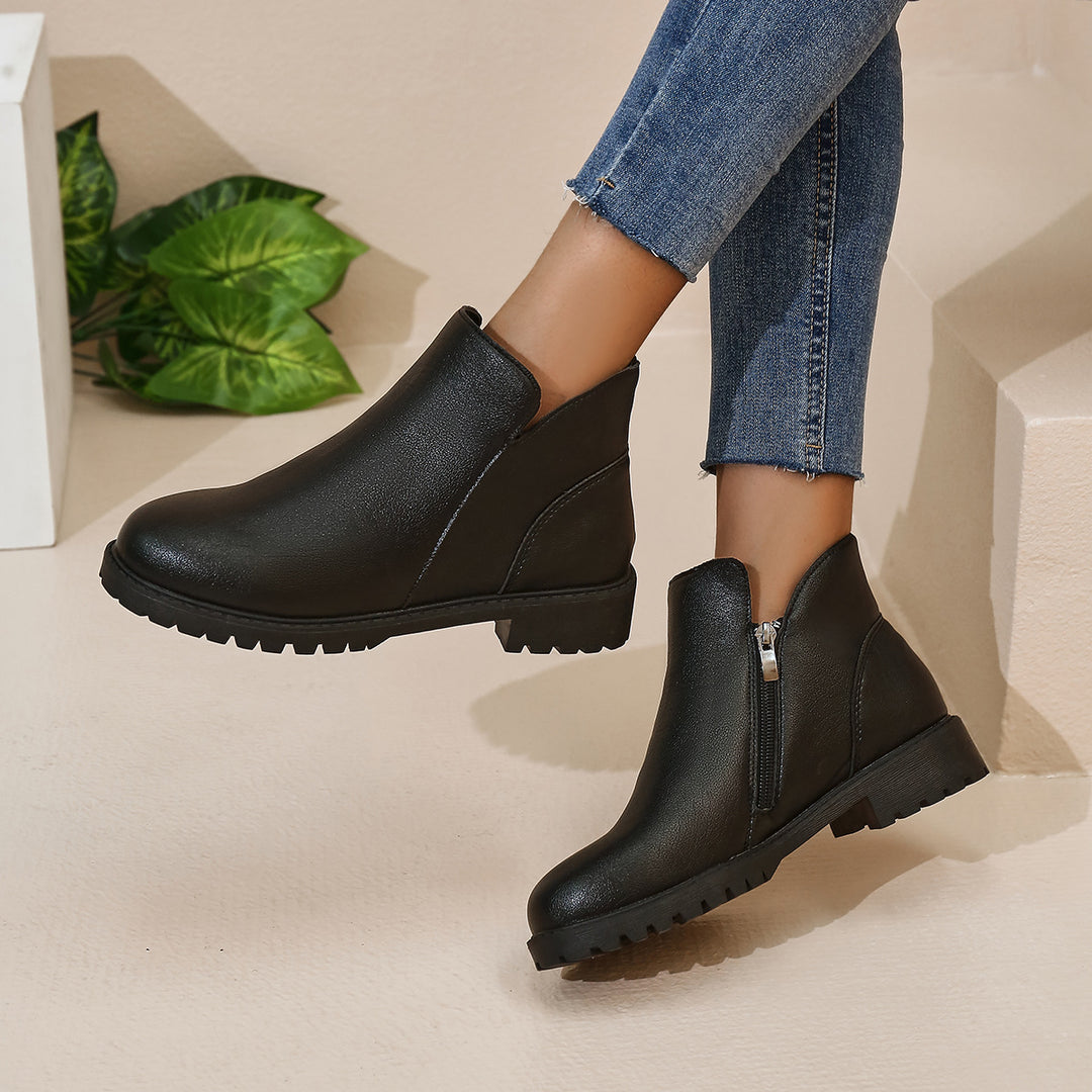 Damen kurze Stiefeletten mit profilierter Gummilaufsohle und seitlichem Reißverschluss – Varelle