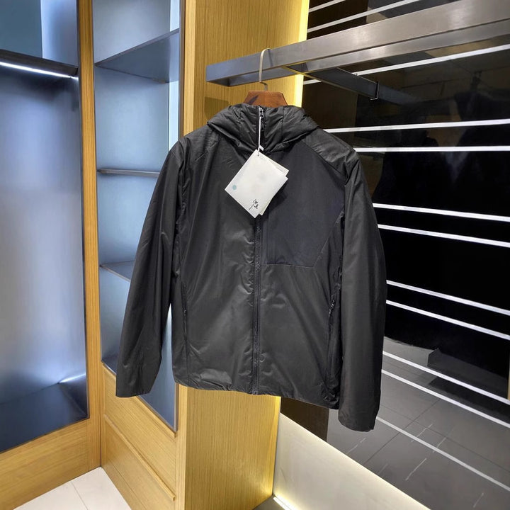 Damen Leichte wattierte Kapuzenjacke mit minimalistischer Outdoor-Isolierung Echoarchiv