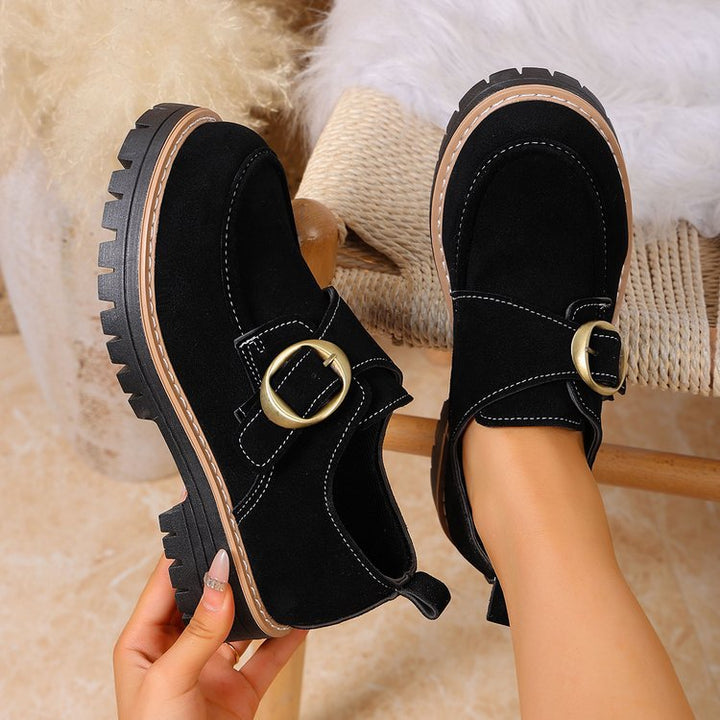 Damen Chunky Loafer im Mokassin‑Stil mit großer Zierschließe, Velours‑Optik und profilierter Gummisohle – Lioré