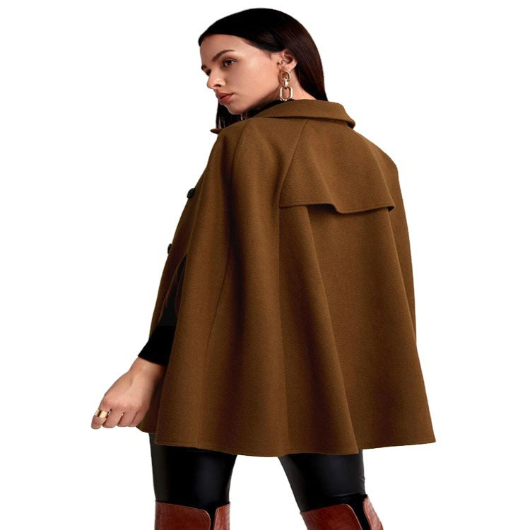 Damen Kurzcape-Mantel im Boxy-Tailoring mit verdeckten Ärmelschlitzen und Reverskragen Echoarchiv