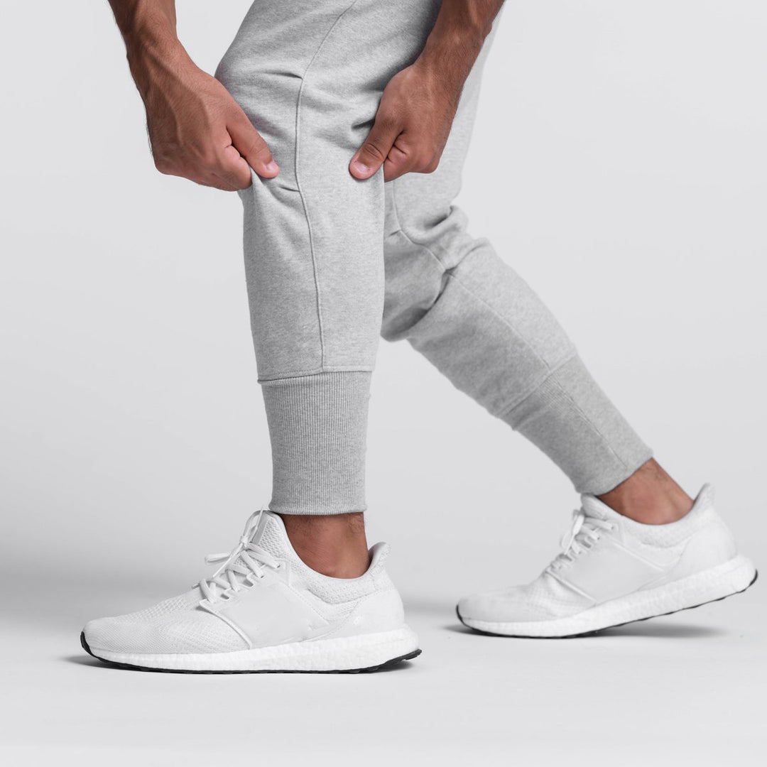 Herren Sportliche Jogginghose mit Slim-Fit und elastischem Bund Echoarchiv