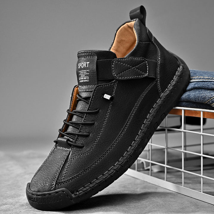 Herren Ledernachahmender Freizeit‑Sneaker mit Klettriemen, Mokassinnaht & profilierter Gummisohle Echoarchiv