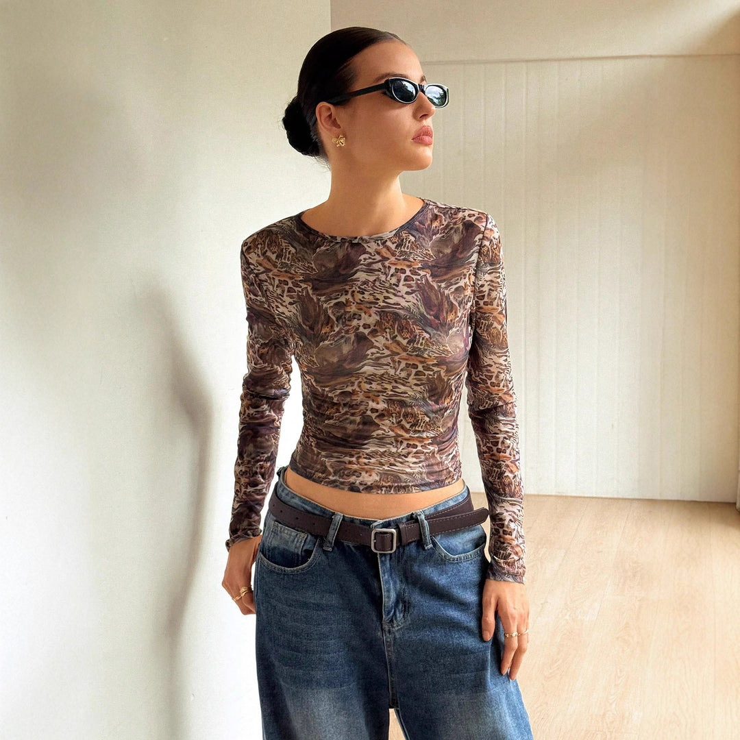 Damen nan schlanker Stretch-Longsleeve aus feinem Mesh mit abstraktem Tiermuster und tailliertem Cropped-Schnitt Echo Archiv