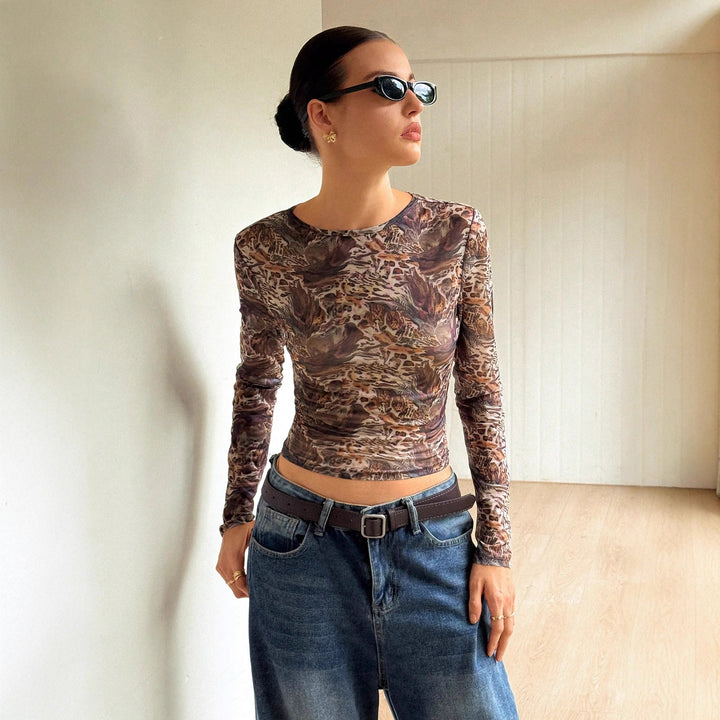 Damen nan schlanker Stretch-Longsleeve aus feinem Mesh mit abstraktem Tiermuster und tailliertem Cropped-Schnitt Echo Archiv