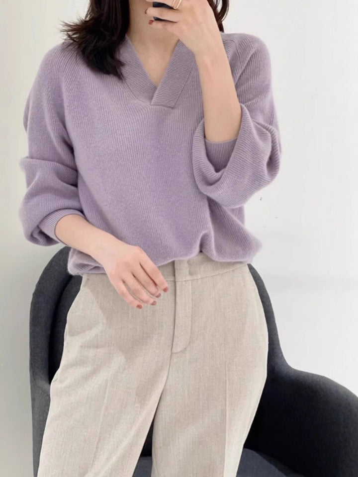 Damen Lockerer V‑Ausschnitt-Pullover aus feinem Rippenstrick mit überschnittener Schulter Echoarchiv