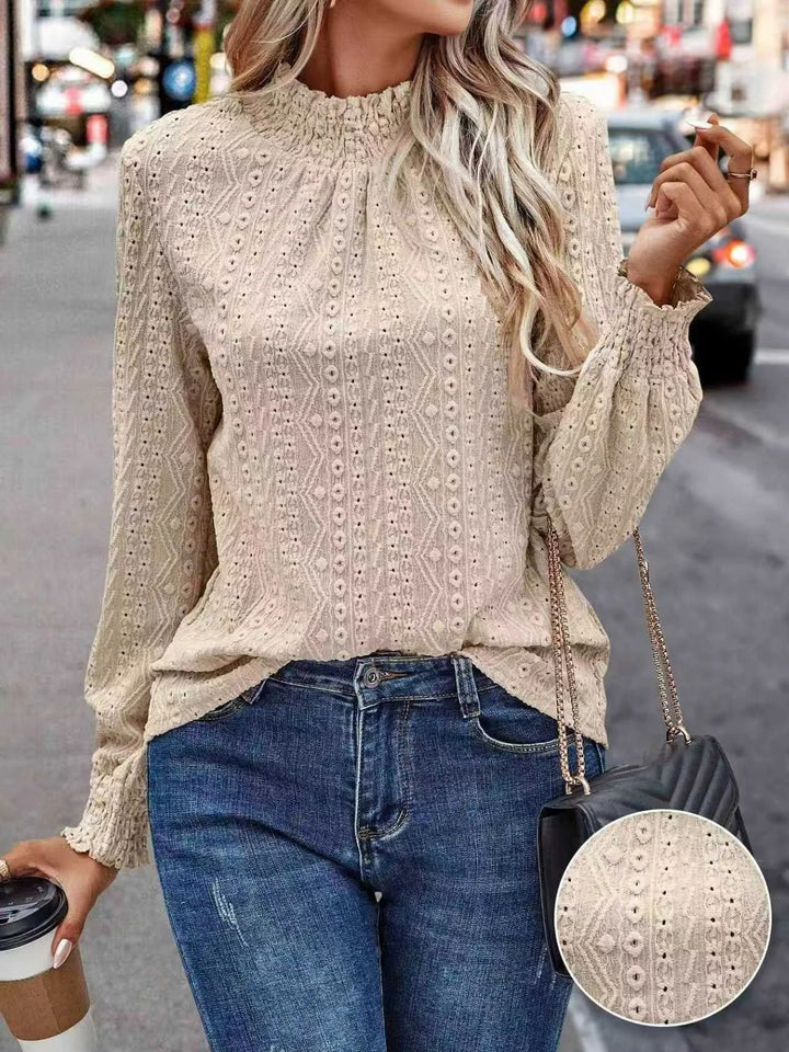 Damen Lochspitzen-Bluse mit gerafftem Stehkragen und Smok-Ärmeln – Élovi