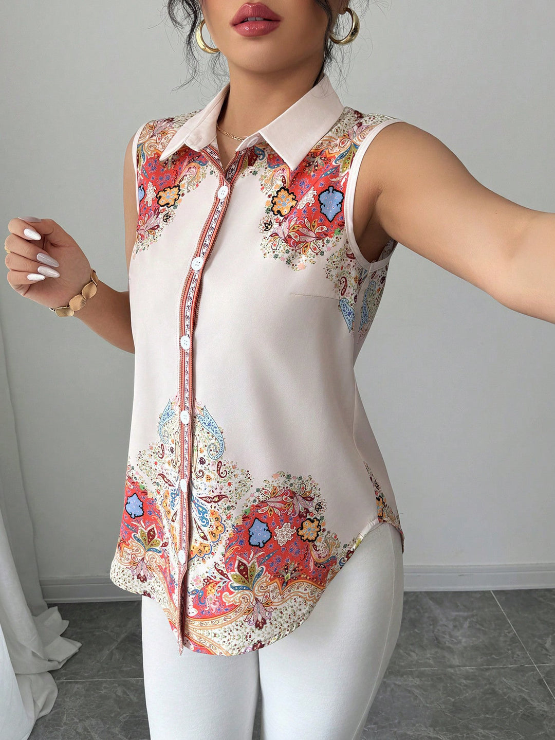 Damen Ärmellose Hemdbluse mit Kentkragen, A-Linien-Silhouette und durchgehender Knopfleiste – Élovi