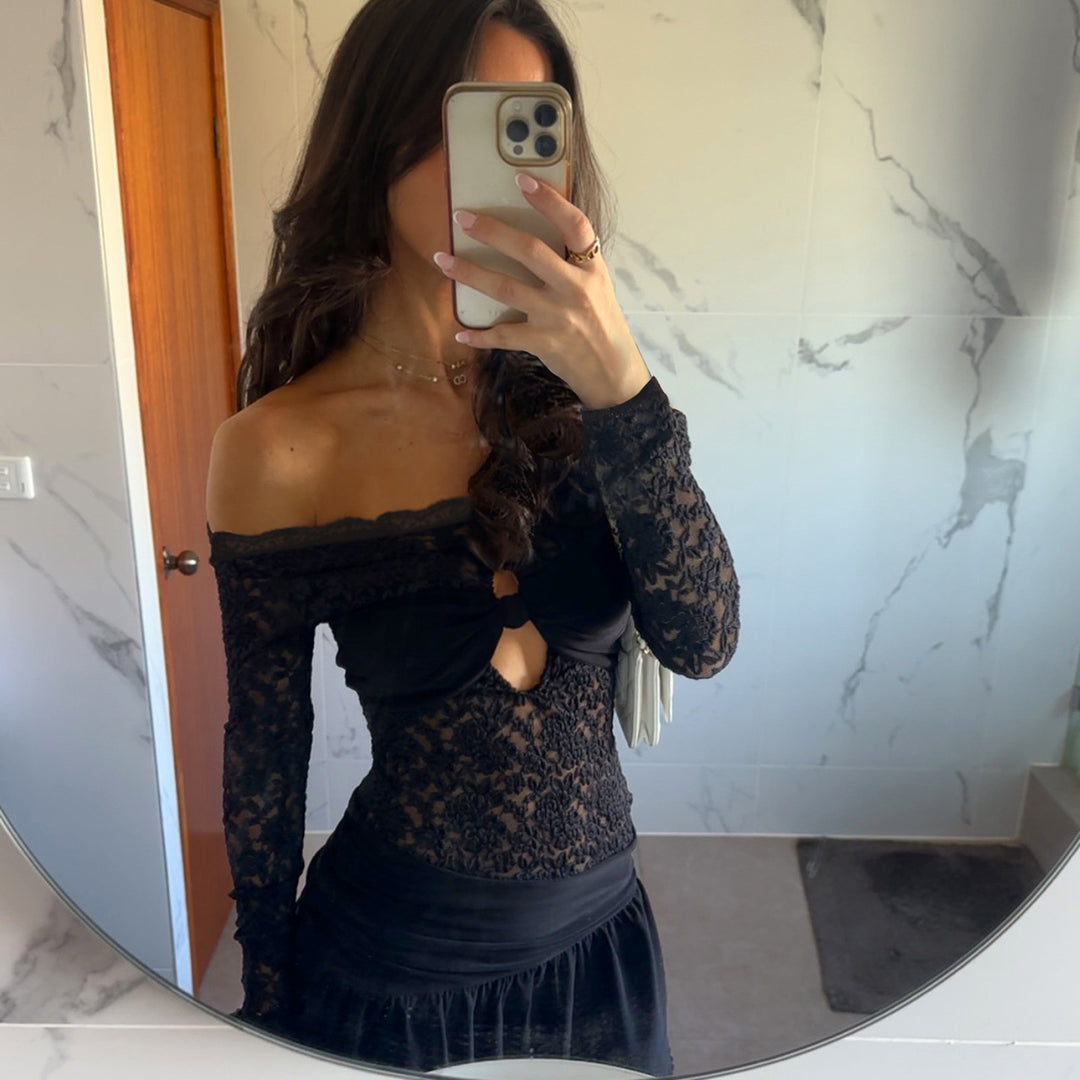 Damen luftiges Strandkleid mit geschnürtem V-Ausschnitt Echo Archiv