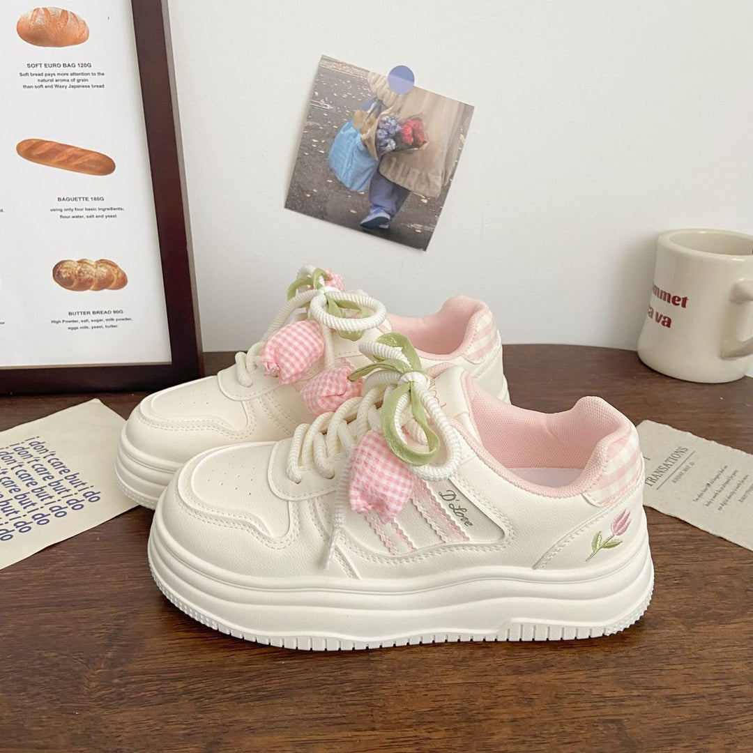 Damen Sportliche Sneakers mit verspielten Applikationen und dämpfender Sohle Echo Archiv