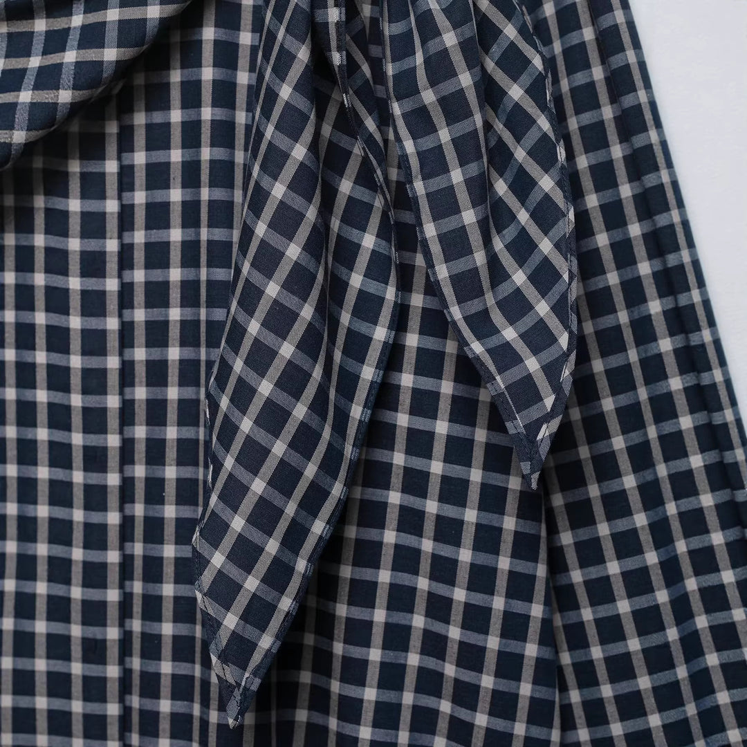 Damen Karierte Bluse mit asymmetrischem Schal‑Drapé und Hemdkragen Echoarchiv