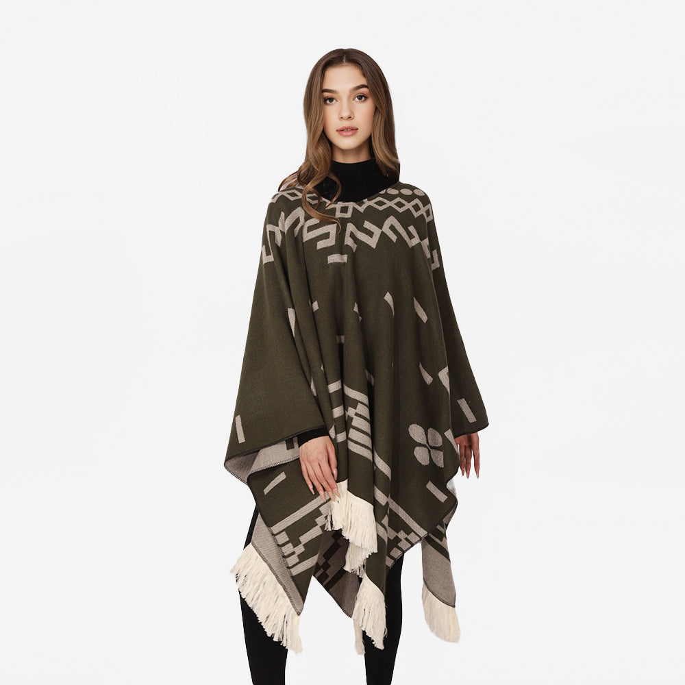 Damen Oversize Poncho im Boho‑Stil mit V‑Ausschnitt, Jacquard‑Muster und langen Fransen – Avérine
