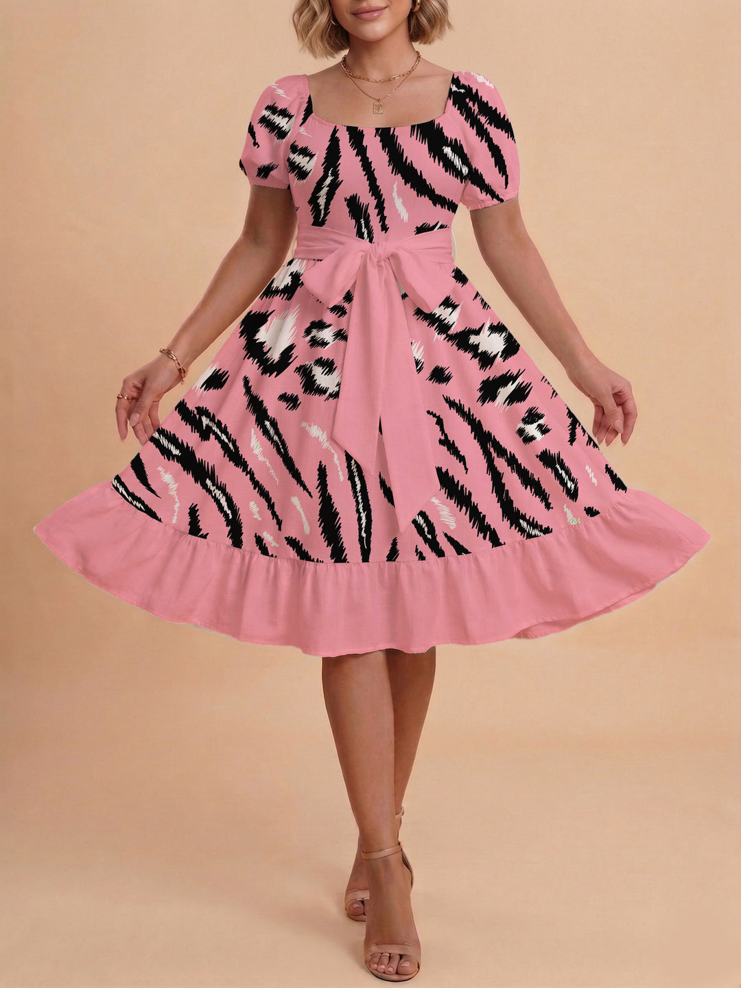 Damen Sommerliches Blumenkleid mit taillierbarem Gürtel und voluminösen Ärmeln Echo Archiv