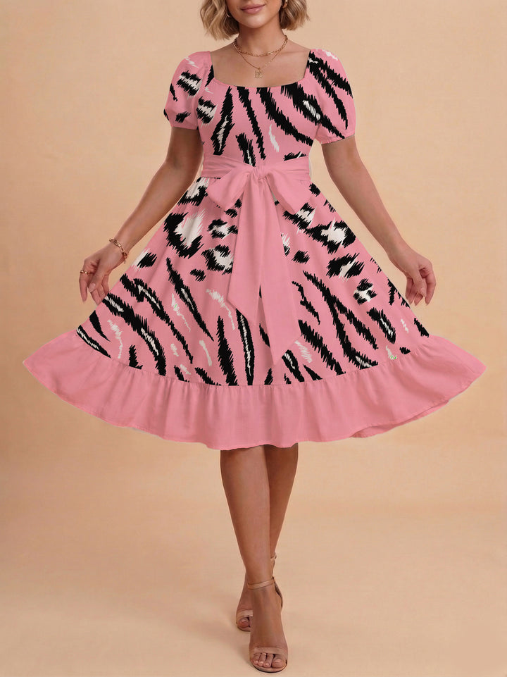 Damen Sommerliches Blumenkleid mit taillierbarem Gürtel und voluminösen Ärmeln Echo Archiv