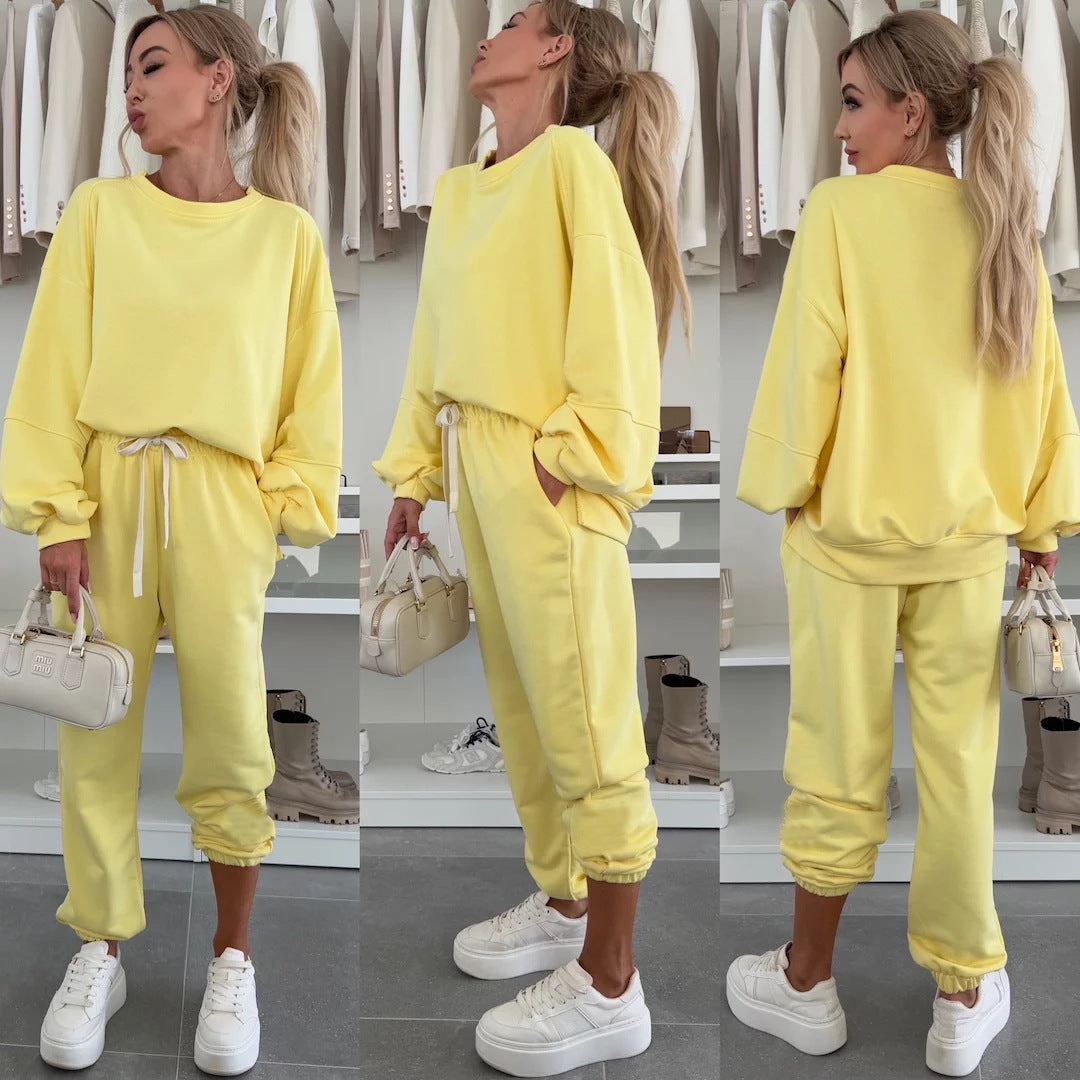 Damen Oversized Loungewear-Set aus weich angerautem Sweat mit Kordelzug-Jogginghose und relaxed Pullover – Élanora