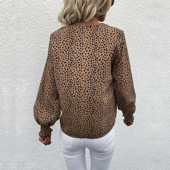 Damen Leichtfall-Bluse mit V-Ausschnitt, durchgehender Knopfleiste und gerüschten Manschetten Echoarchiv