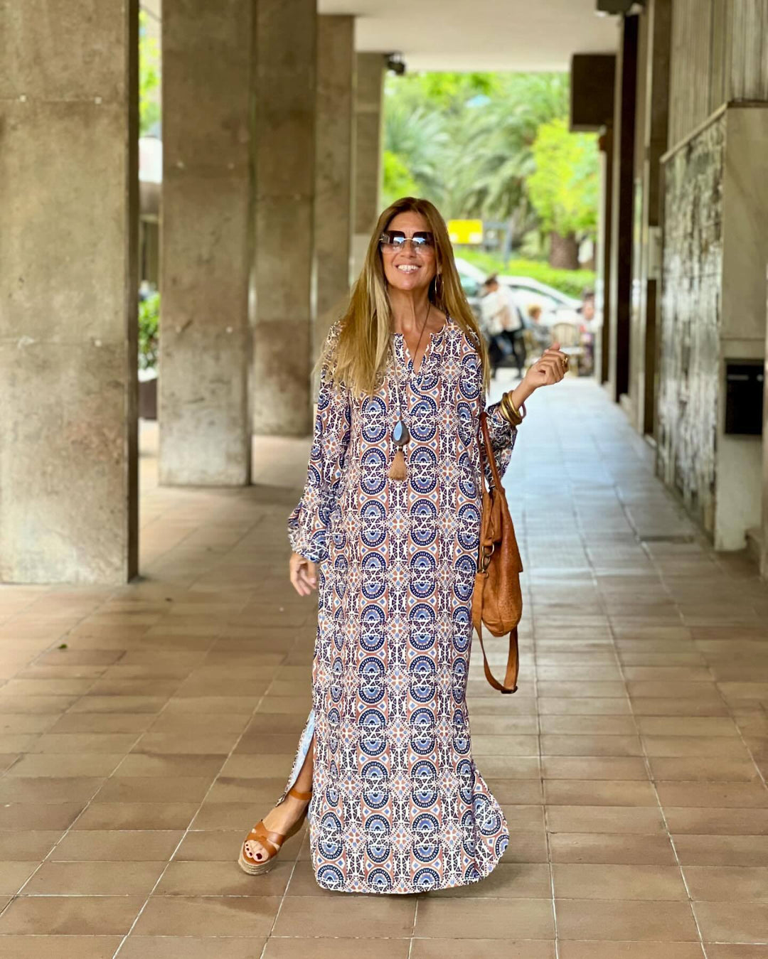 Damen Maxikleid mit modernem grafischen Muster und luftigen Ärmeln Echo Archiv