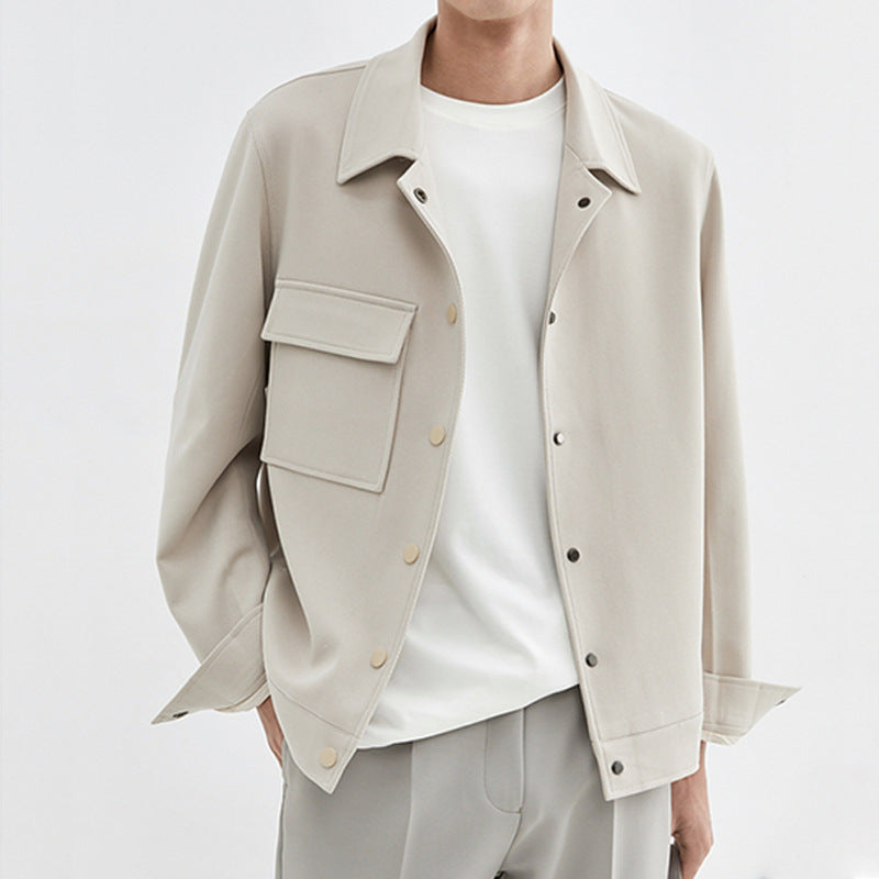 Herren Oversize-Utility-Jacke mit aufgesetzter Brusttasche und Druckknopfleiste Echoarchiv