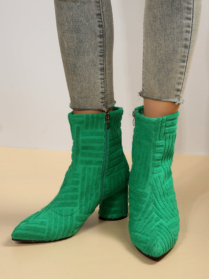 Damen Texturierte Ankle-Boots aus Frottee mit spitz zulaufender Vorderkappe und Blockabsatz Echoarchiv