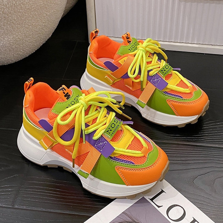 Damen Chunky-Plateau-Sneaker mit atmungsaktivem Mesh und montierten Riemen – Névara