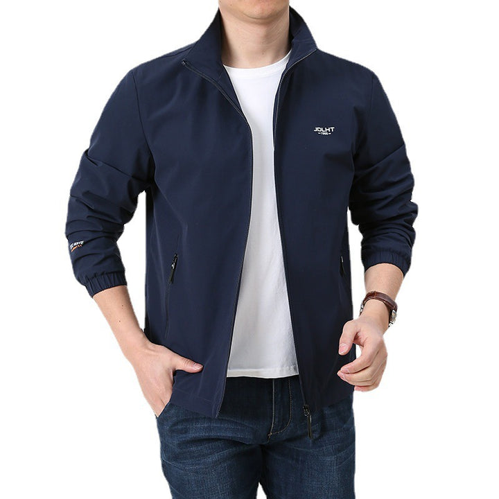 Herren leichte Zip-Übergangsjacke mit hohem Stehkragen und Reißverschlusstaschen Echoarchiv