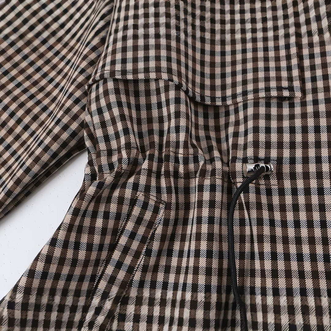 Damen Kurze Karo-Trenchjacke mit Tunnelzug-Taille und weitem Revers Echoarchiv